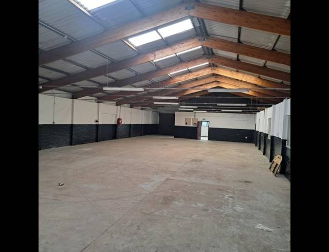 INDUSTRIAL PROPERTY TO RENT IN NORTH END